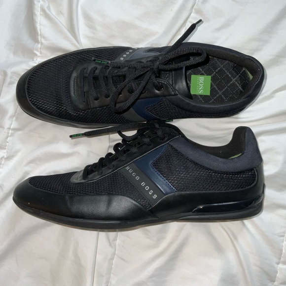 **HOST PICK**Hugo Boss, almost new men's black shoes, size 10/ EUSize 43 - Picture 3 of 4